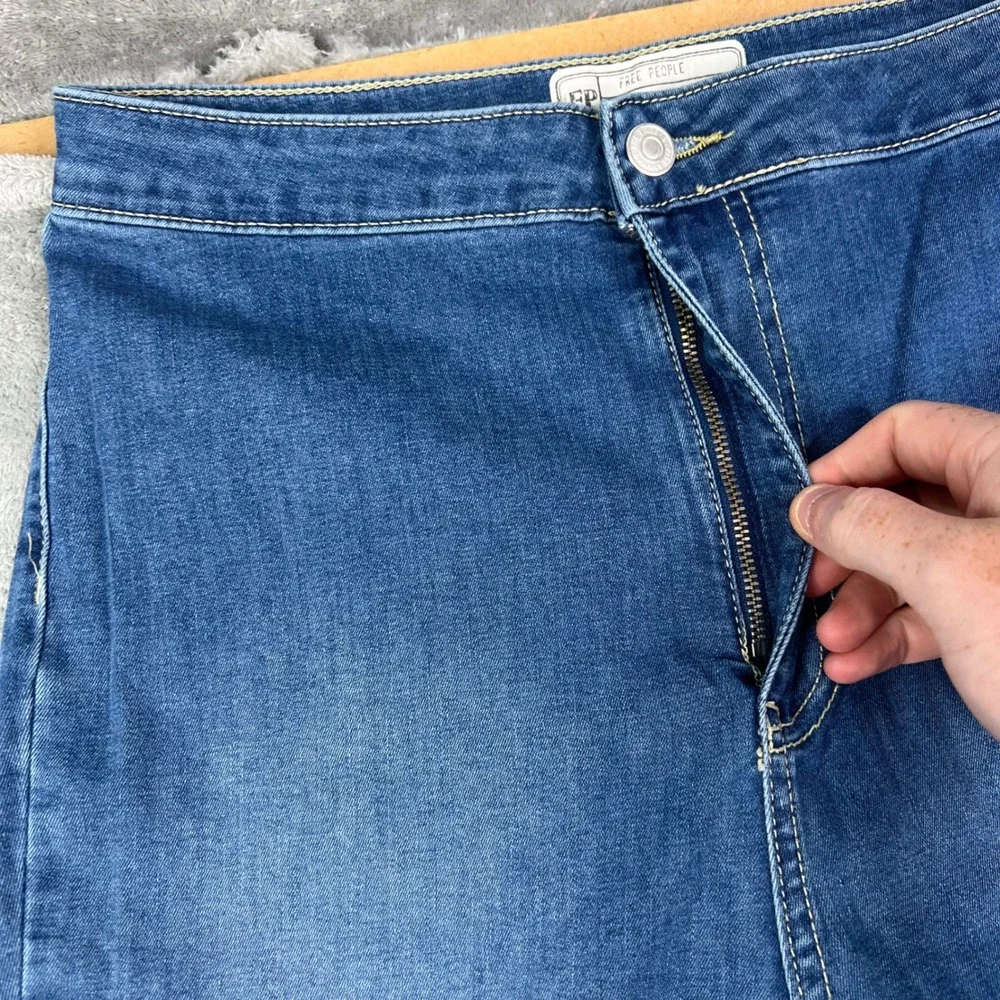 Free People Just Float On Flare Jeans Womens 30 Blue Solid Stretch Bell‎ Bottoms